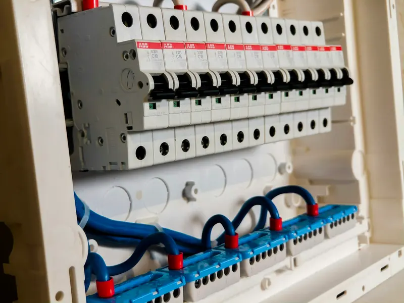 Instalaciones eléctricas y sanitarias